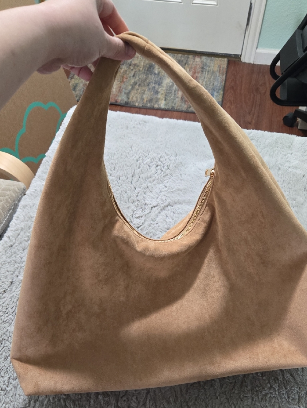 Velvet Hobo Shoulder Bag in tan Beige - Picture 3 of 8